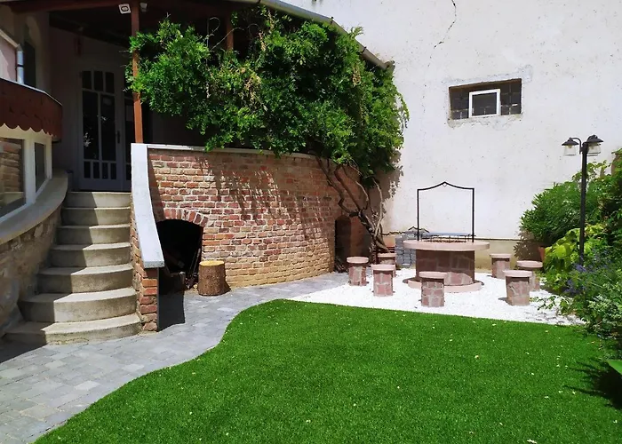 Zoli Apartmanok-Zoli Koelcsey 19 Villa